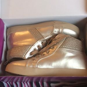 Shoes gold